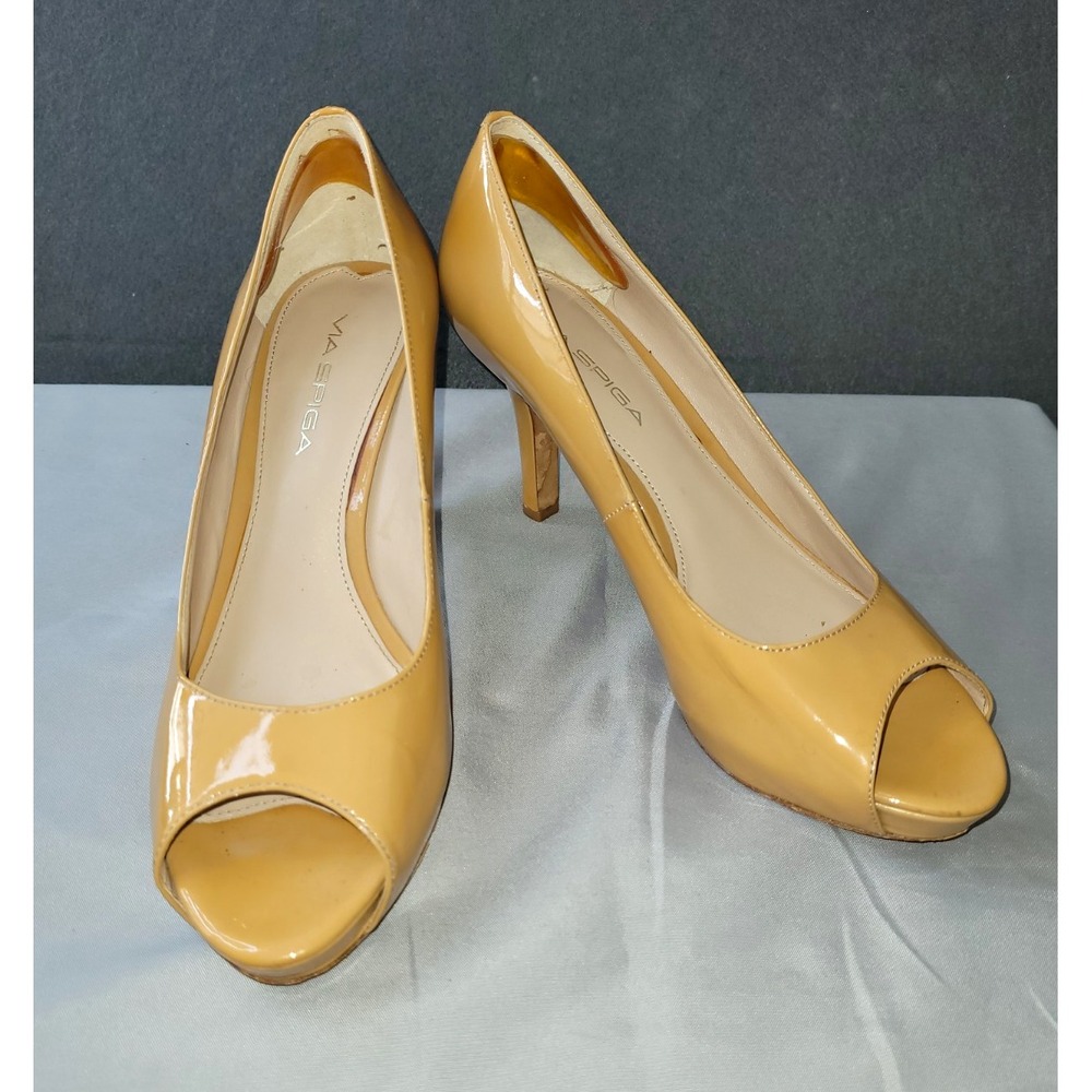 Via Spiga Women's Beige Patent Leather Slip-On Peep Toe Stiletto Pumps 7.5